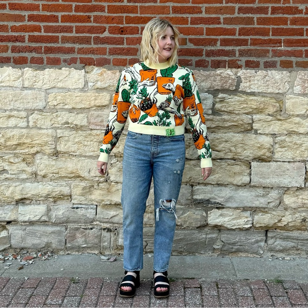 Hands and Plants Cropped Jacquard Sweater